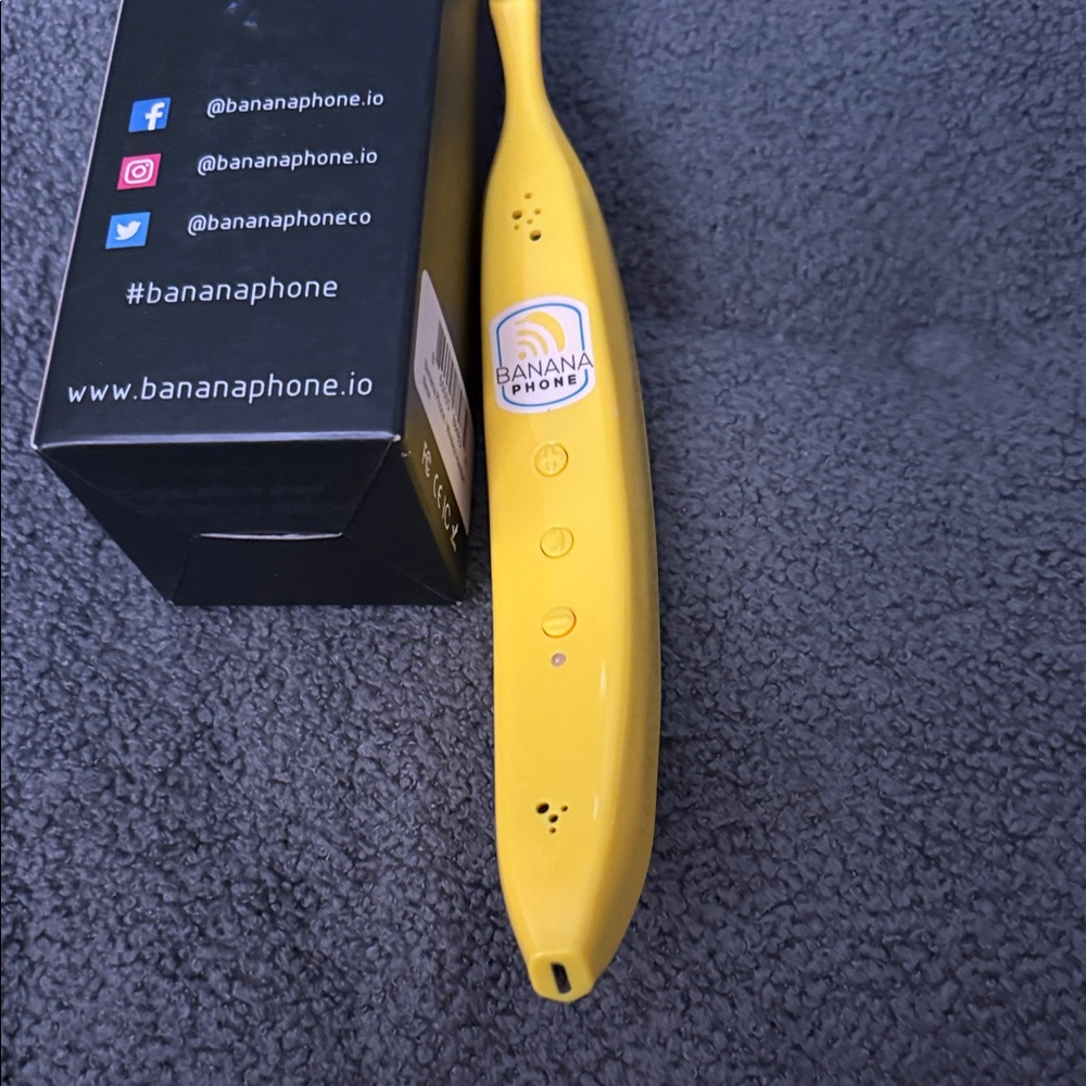 BANANAS Bluetooth Accessory - Picture 6 of 8